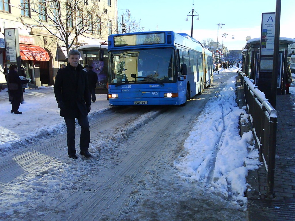 Kungsportsplatsens snöiga cykelbana 9 dedc 2010