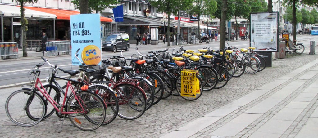 Tät cykelparkering på Avenyn vid Bryggeriet