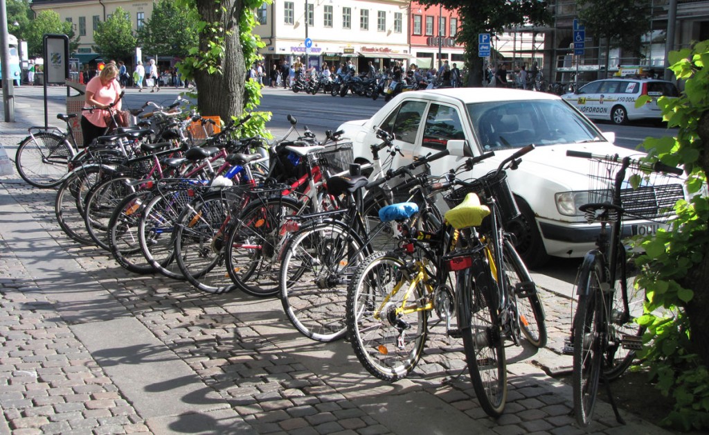 Tät cykelparkering vid Kopparmärra