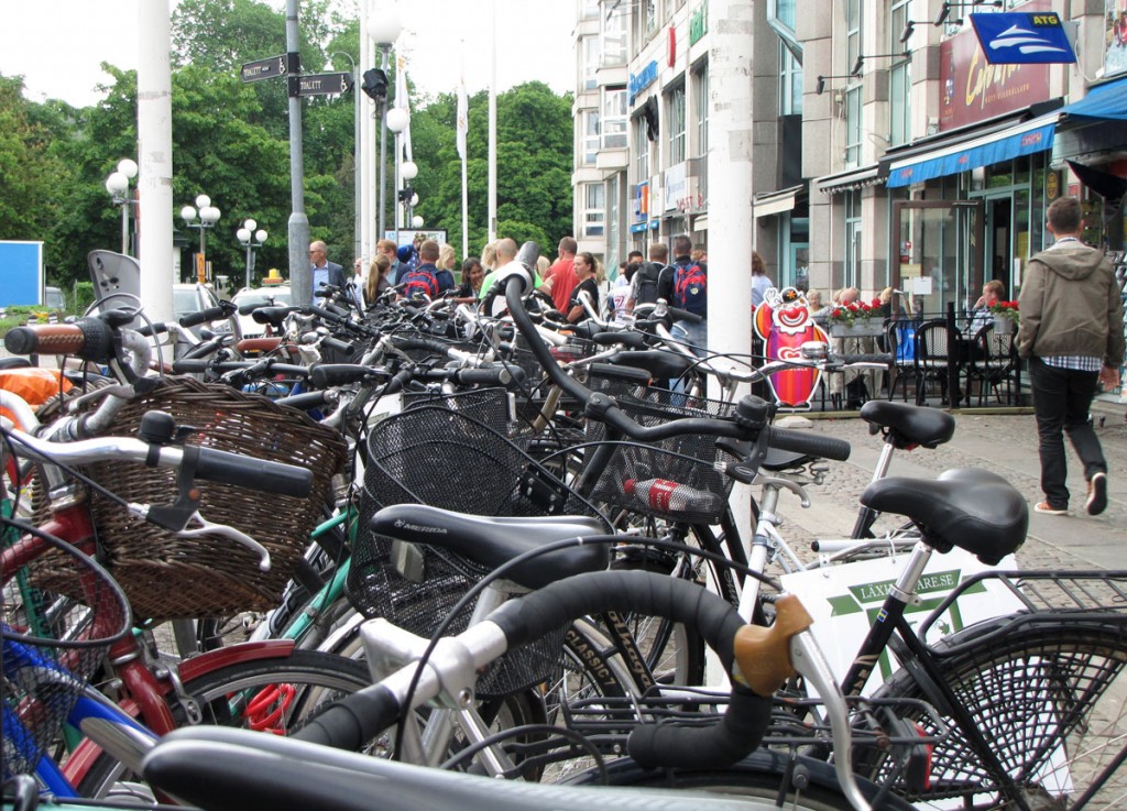 Tät cykelparkering på Kungstorget