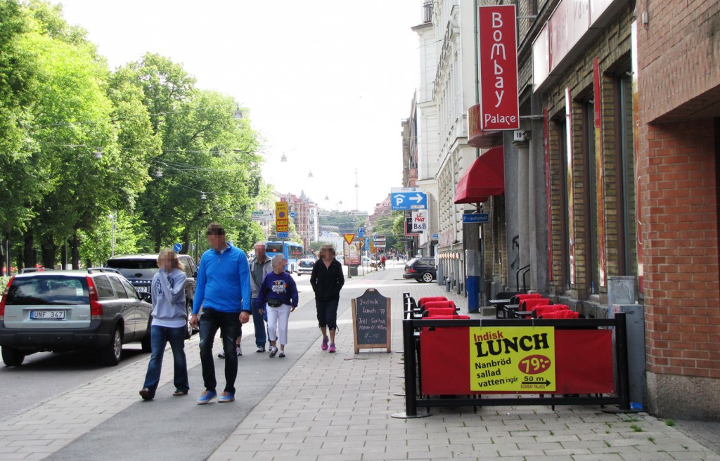 Trottoaren vid Bombay Palace