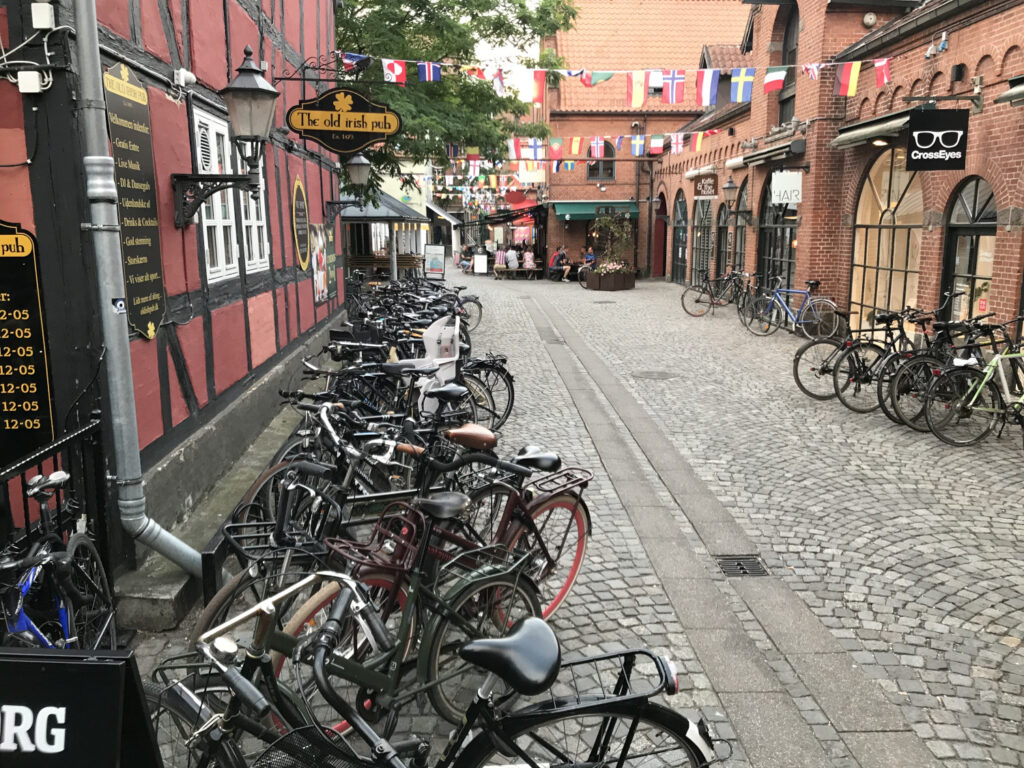 Danskarna vill ta cykeln ända fram till puben