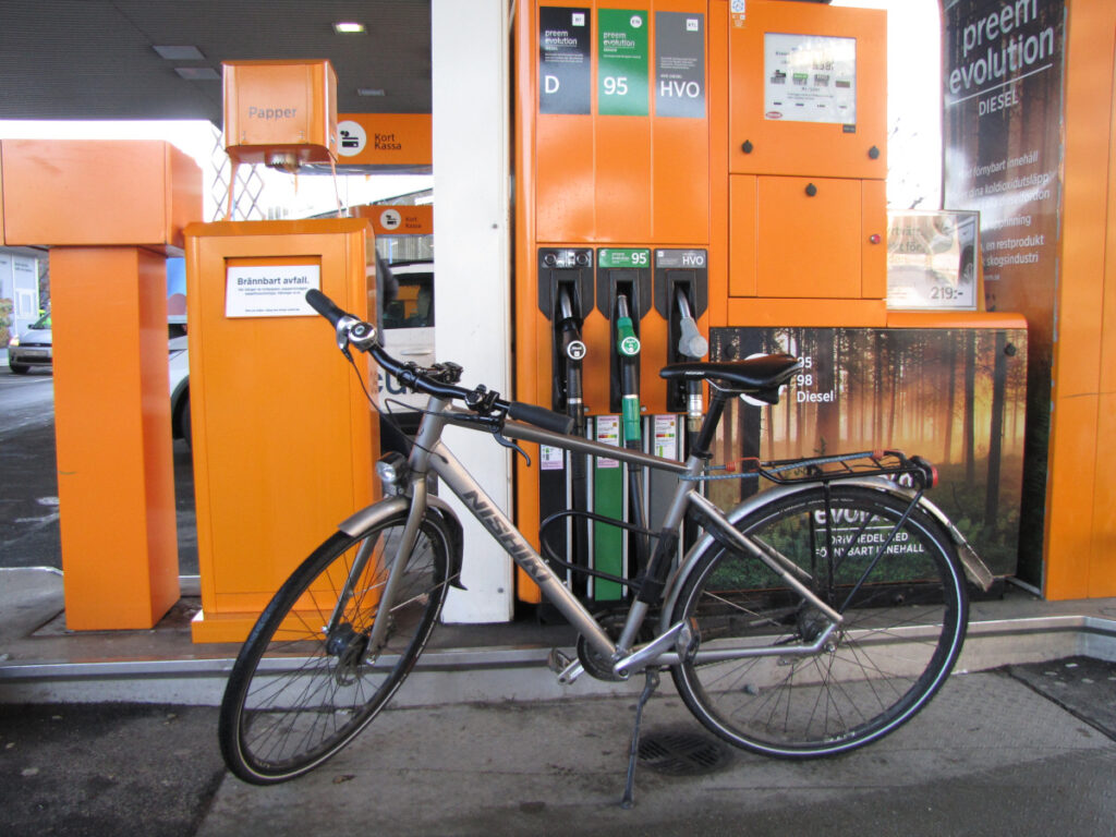 Cykel vid tankstation