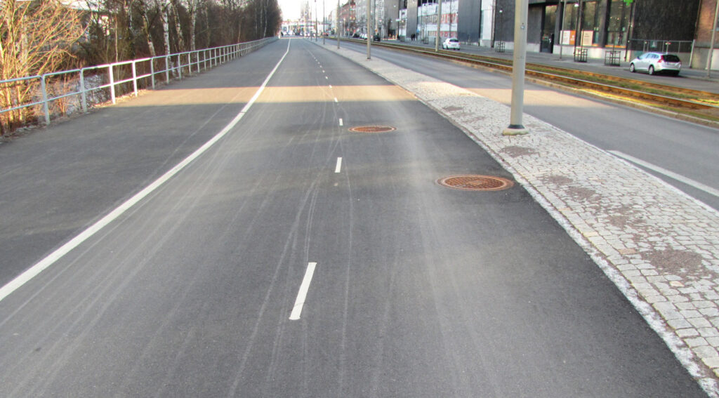 Mölndalsvägens breda cykelbana