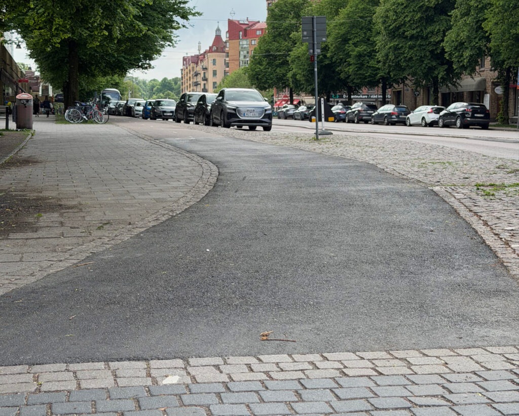 25 m buckligt omasfalterad cykelbana