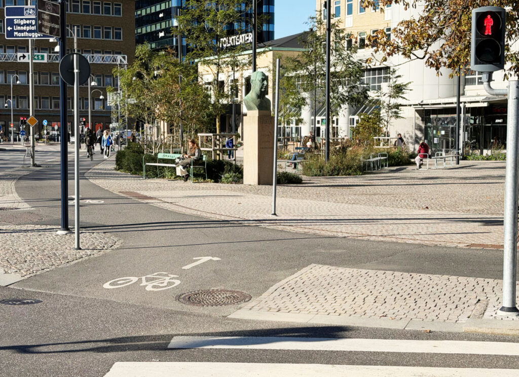 Gåendes insteg i öst Gåendes insteg i öst